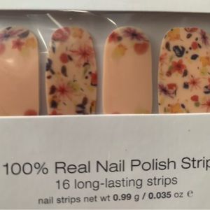 Good Impressions: cream finish nail art dry polish strips by ColorStreet